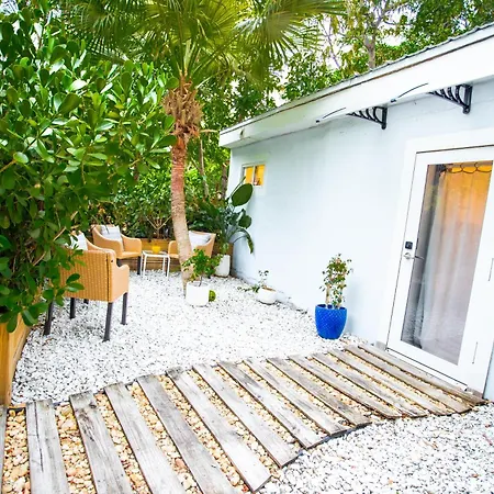 Cozy Tiny Home - Hidden Gem! Miami Exterior photo