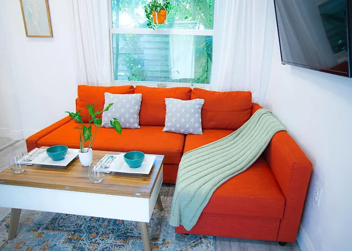 Cozy Tiny Home - Hidden Gem!
